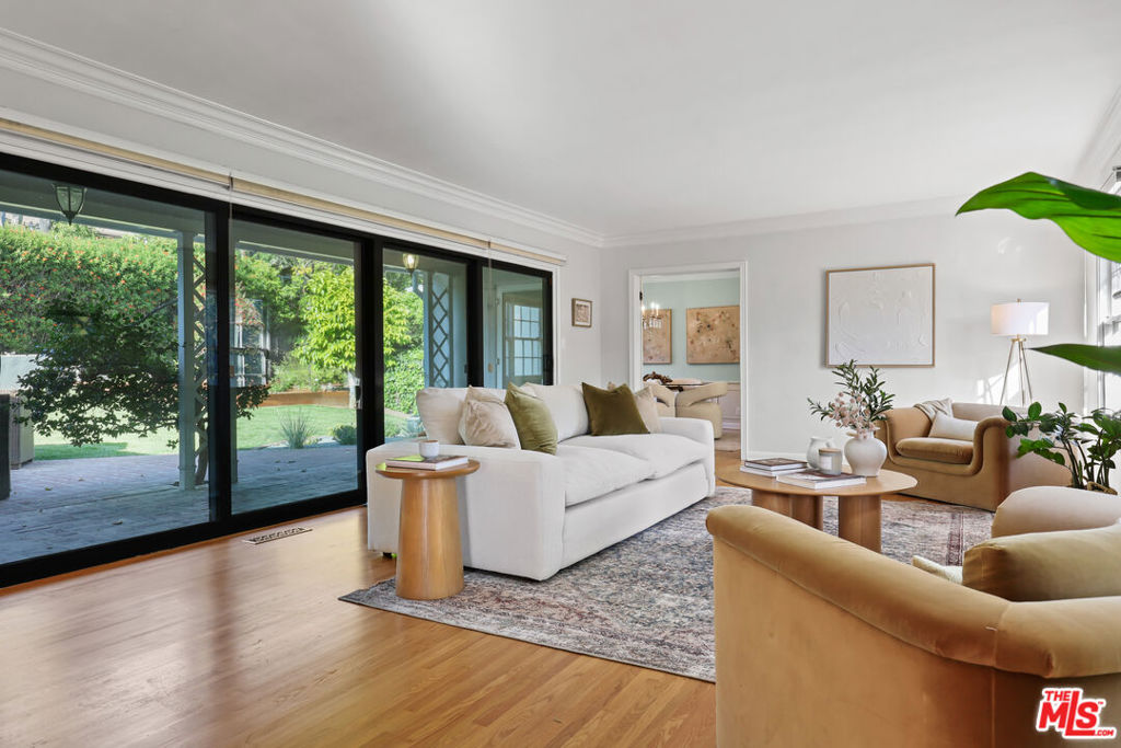 1609 Las Flores Drive