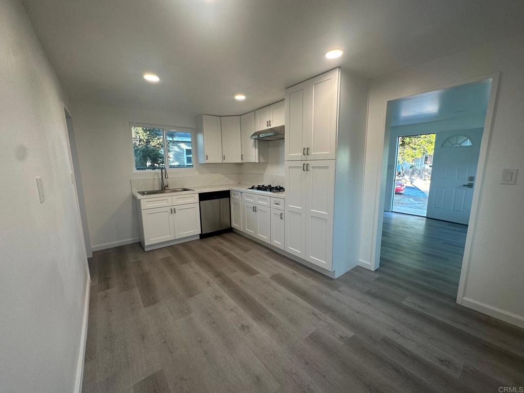 742 44 Morrison Street