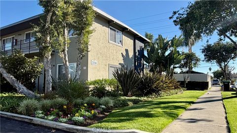 2260 Maple Costa Mesa CA 92627