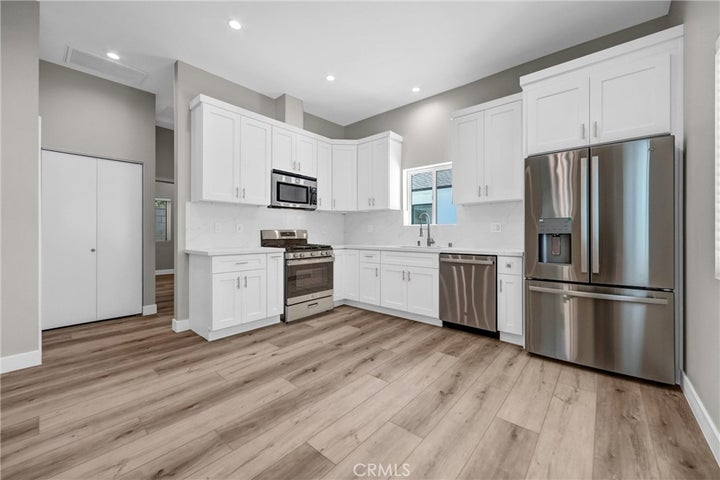 Photo 1 of 21 — 9998 1/2 Louise Avenue, Northridge, CA 91325
