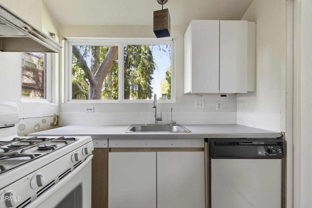 22330 Victory Boulevard 604