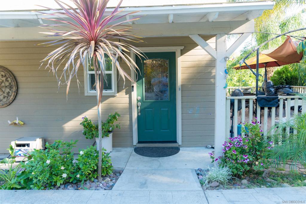 10179 Canyon Dr Dr, Escondido CA 92026