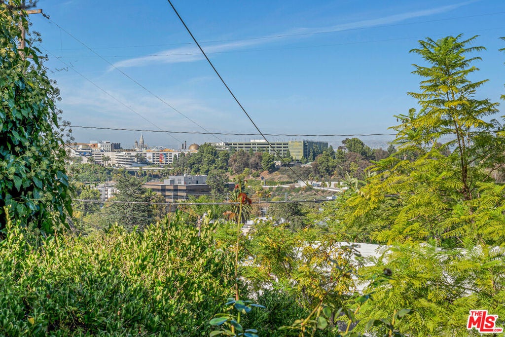 Photo of 3331 Bennett Drive, Los Angeles, CA 90068 (MLS # 26989153)