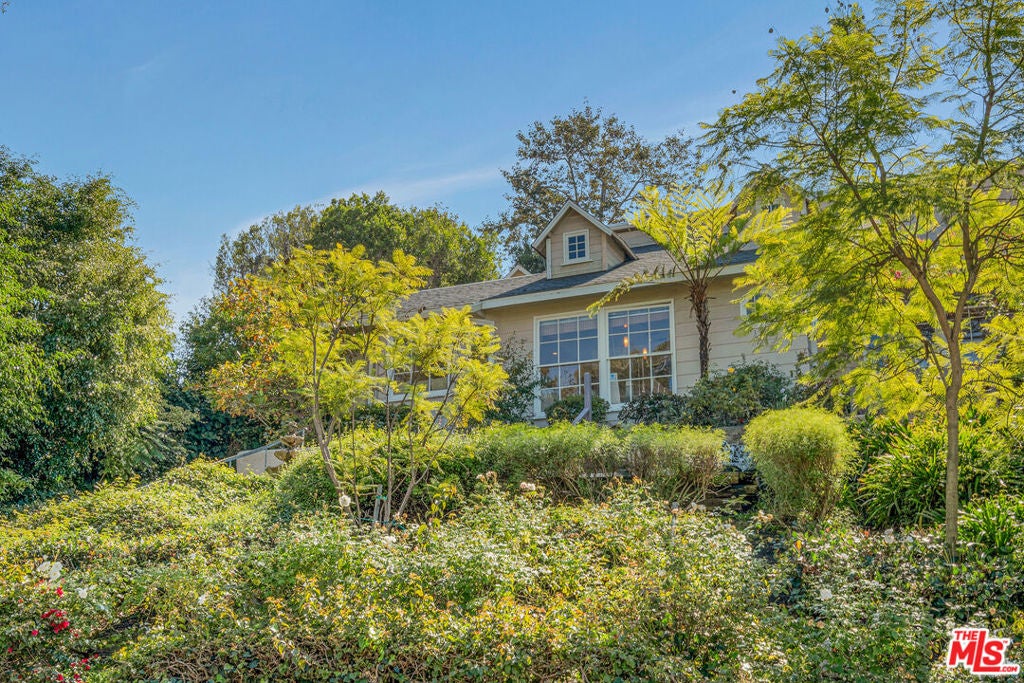 Photo of 3331 Bennett Drive, Los Angeles, CA 90068 (MLS # 26989153)