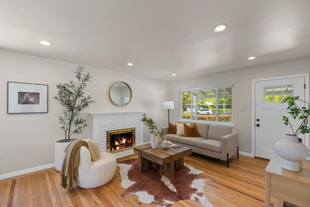 2667 Sutro Drive
