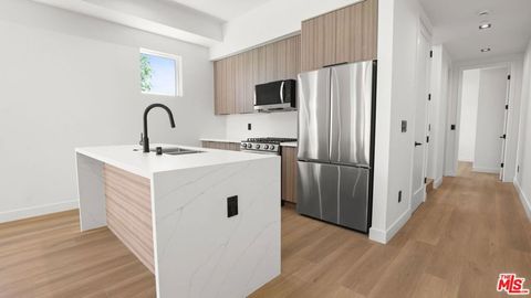 Photo of 10842 Peach Grove Street #1/4, North Hollywood, CA 91601 (MLS # 26834965)