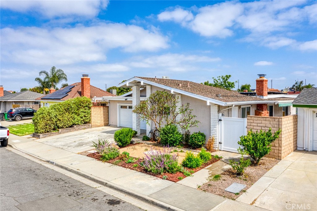 5821 Gloucester