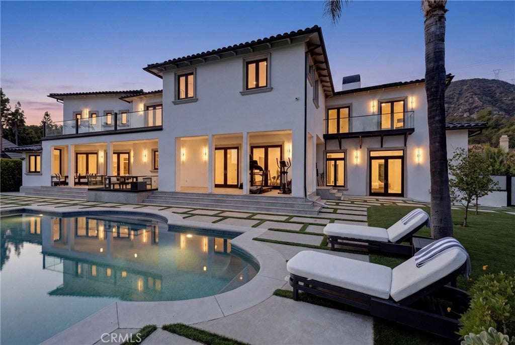 860 Greenridge Drive
