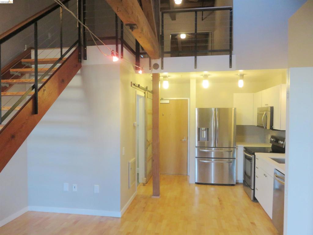 720 York St 212