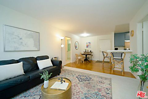 Photo of 320 S Ardmore Avenue #323, Los Angeles, CA 90020 (MLS # 26844443)