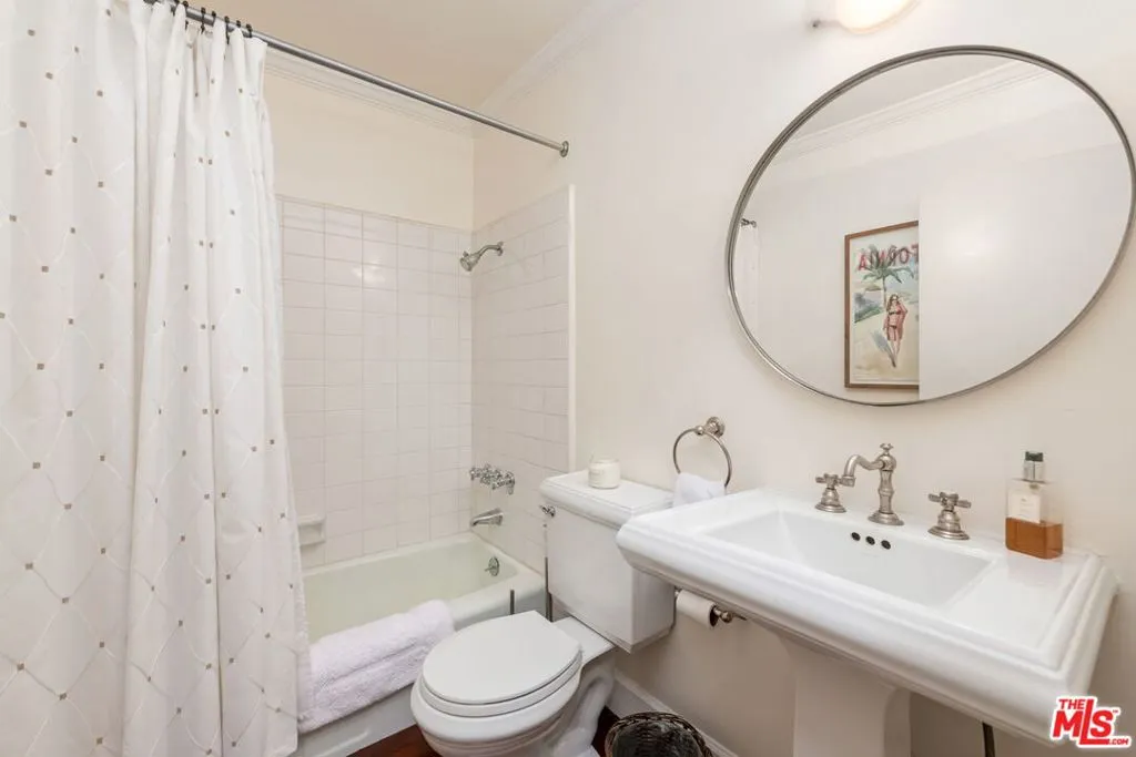 Santa Monica, California 90403, United States, 2 Bedrooms Bedrooms, ,2 BathroomsBathrooms,Residential,Active,151612