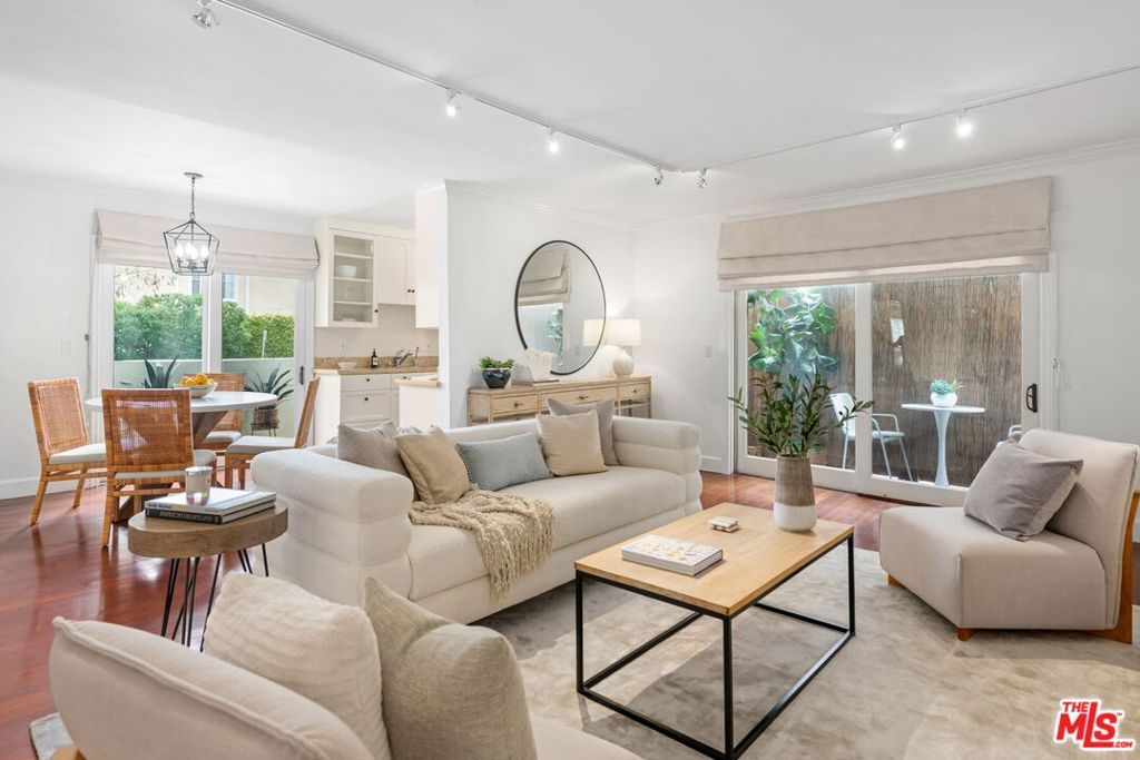 Photo of 844 7th Street #1, Santa Monica, CA 90403 (MLS # 25552455)