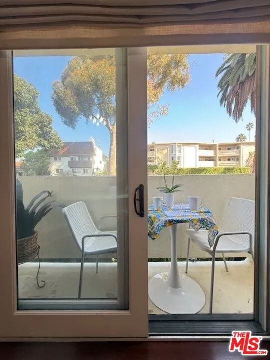 Santa Monica, California 90403, United States, 2 Bedrooms Bedrooms, ,2 BathroomsBathrooms,Residential,Active,151612