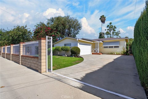 Photo of 10250 Haddon Avenue, Pacoima, CA 91331 (MLS # SR26208966)