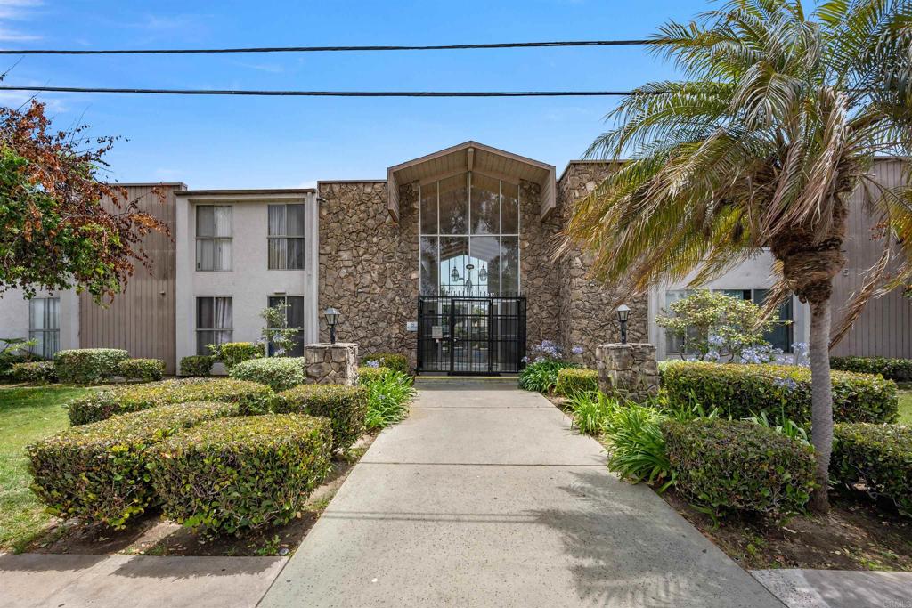 285 Moss Street