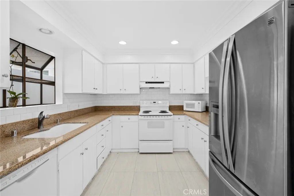 Corona Del Mar, California 92625, United States, 3 Bedrooms Bedrooms, ,3 BathroomsBathrooms,Residential,Active,196610