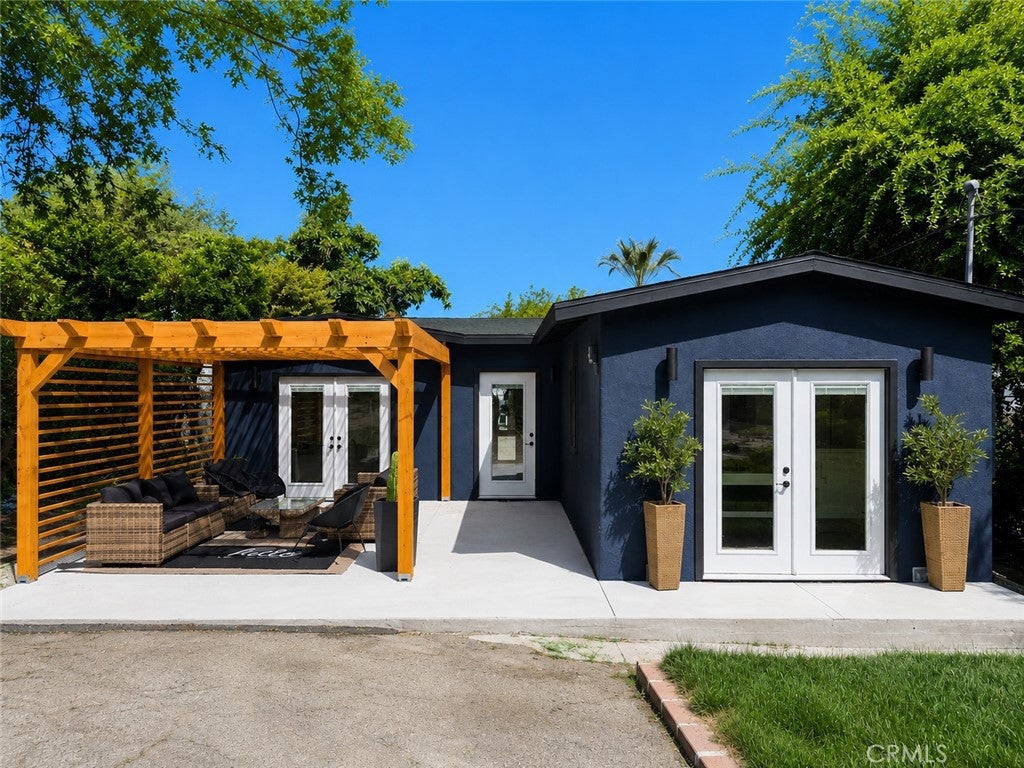 885 Montecito DR