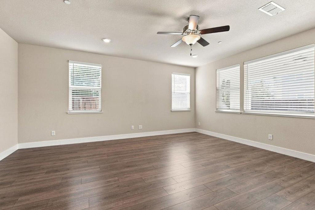Properties 4 10068 Carinata Drive
