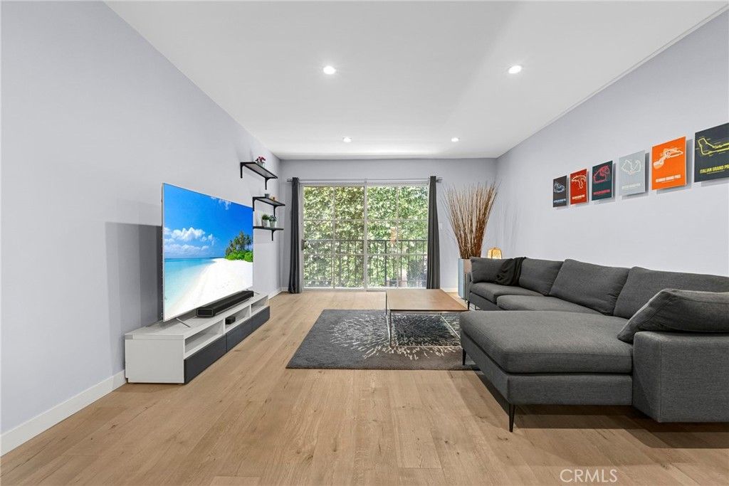 Photo of 1045 N Kings Road #107, West Hollywood, CA 90069 (MLS # BB26034059)