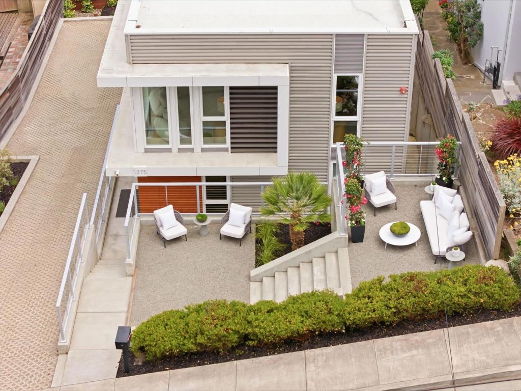 1375 Livingston Avenue