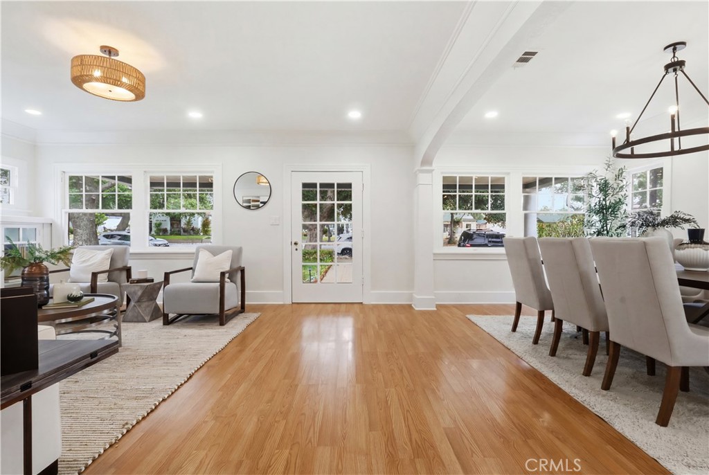 349 N Glendora