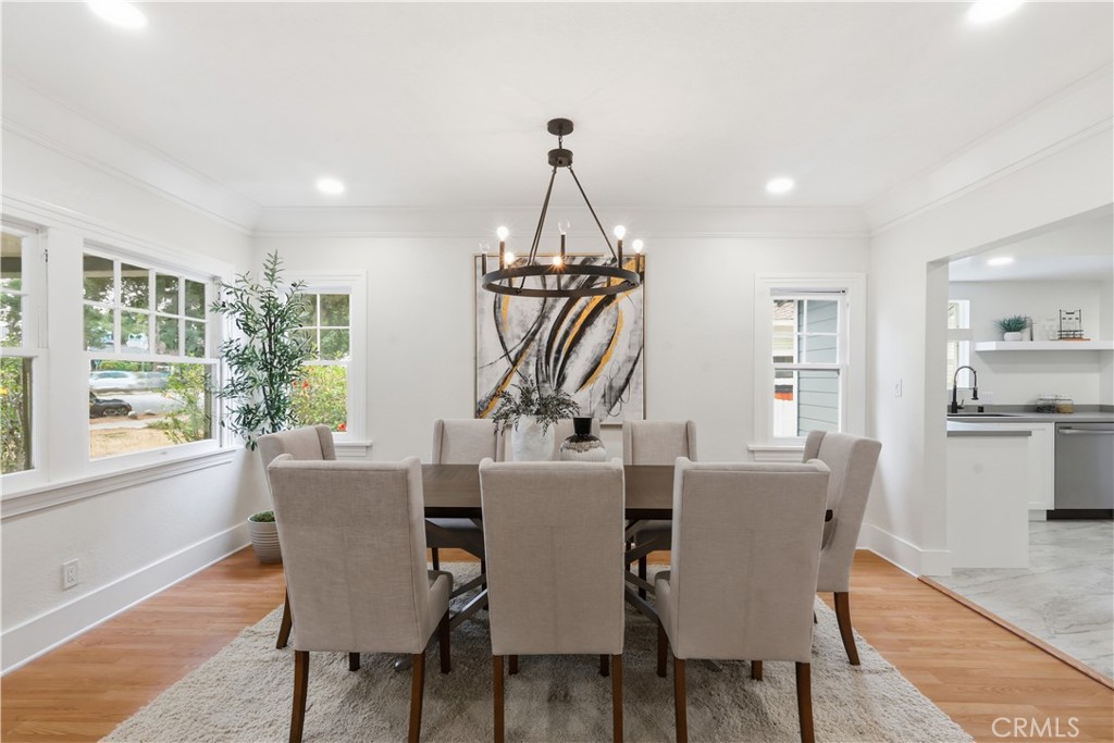 349 N Glendora