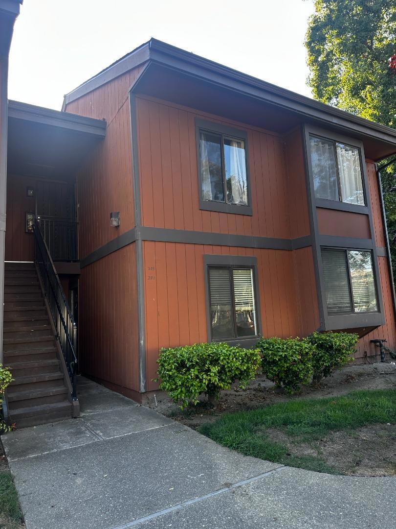 Welcome to Fremont, close to Historic Niles District. With easy access to Fremont Bart, major highways ( 680 and 880 ). This home features 2 Bedrooms & 1 Bathroom, excellent choice for First Time-Home Buyers.
