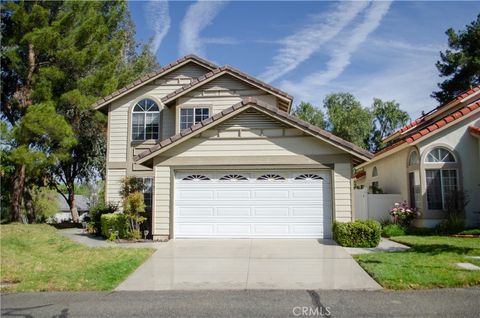 Photo of 26652 Whippoorwill Pl, Canyon Country, CA 91351 (MLS # SR26067325)
