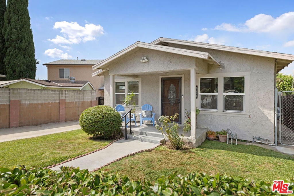 3311 Carlyle Street