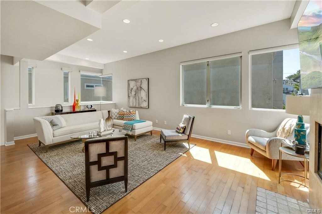 Photo of 505 Poinsettia Avenue, Corona Del Mar, CA 92625 (MLS # NP26070051)