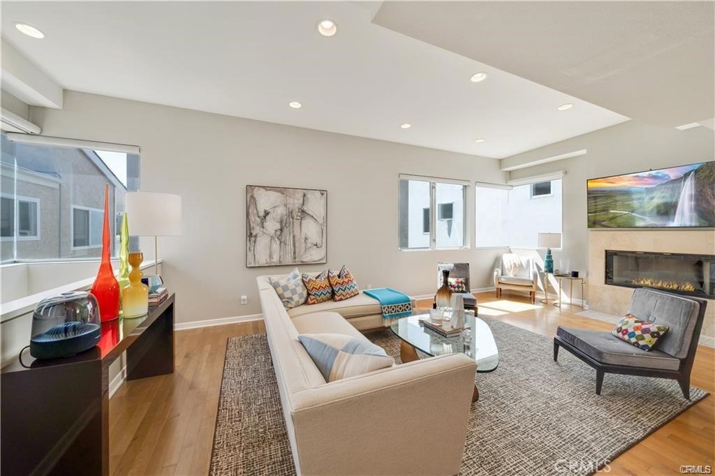 .5 Poinsettia Avenue