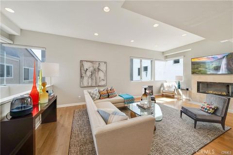 Photo of 505 Poinsettia Avenue, Corona Del Mar, CA 92625 (MLS # NP26070051)