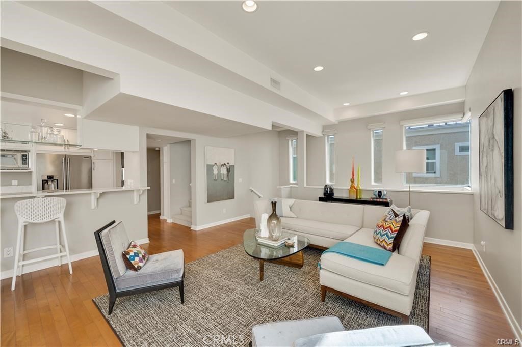 .5 Poinsettia Avenue