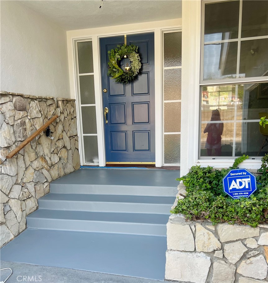 30605 Rue De La Pierre