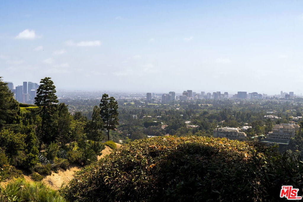 1270 Lago Vista Drive