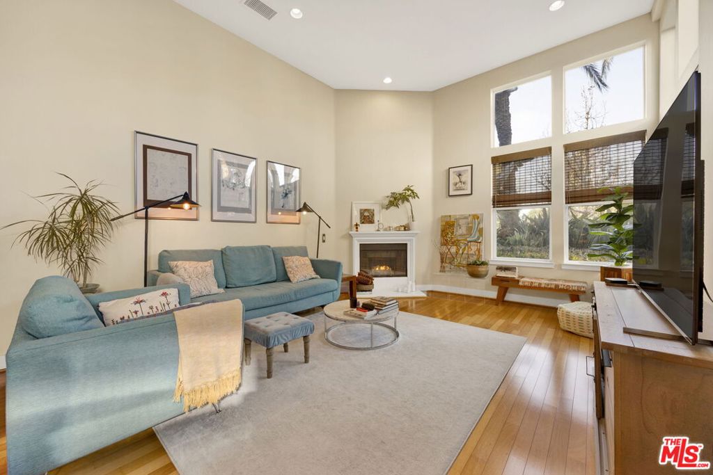 Properties 3 5700 Seawalk Drive 8