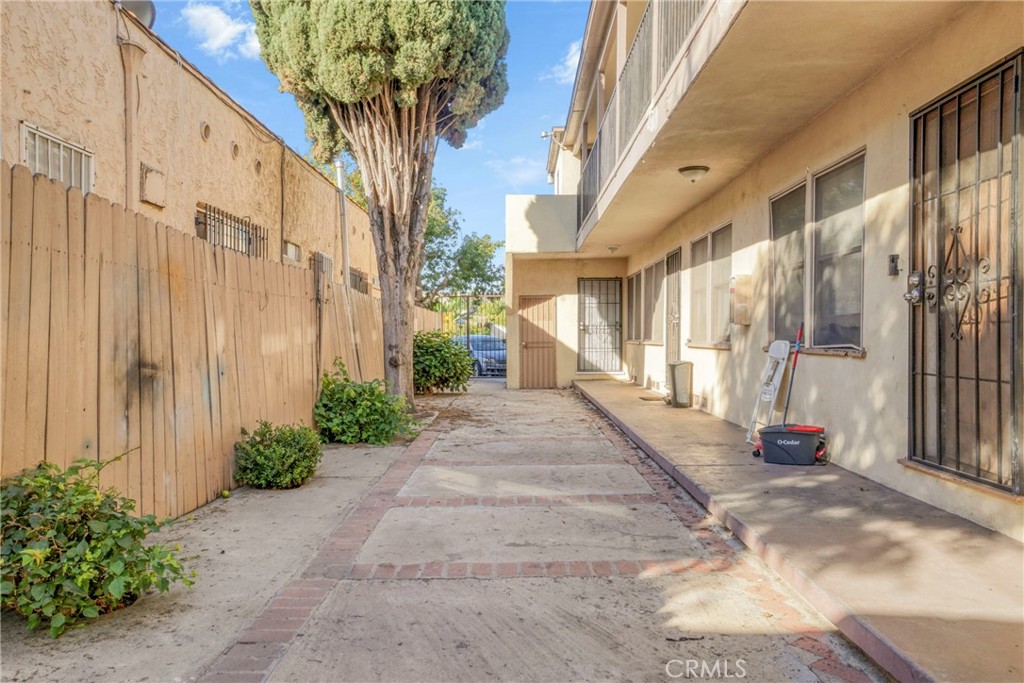 1922 Locust Avenue