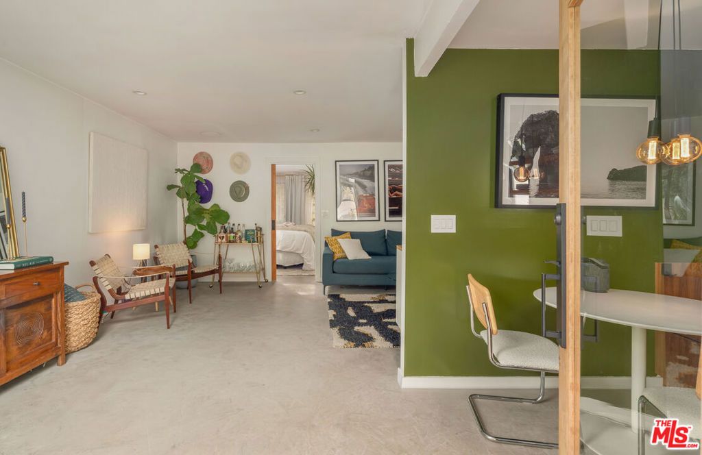 Photo of 905 N Beverly Glen Boulevard, Los Angeles, CA 90077 (MLS # 25589795)