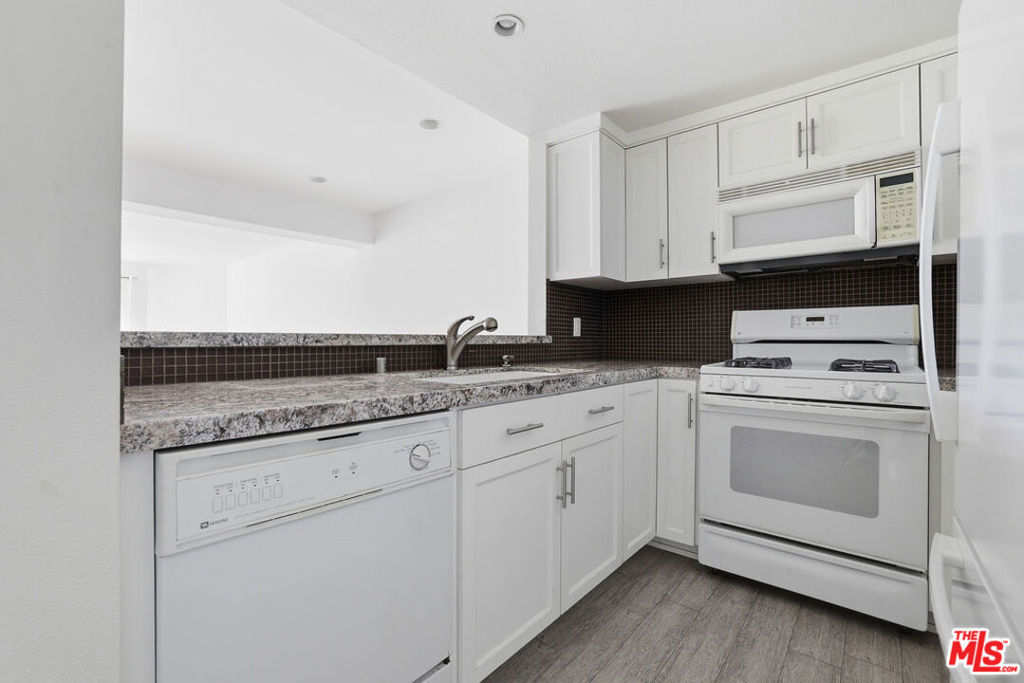 21650 Burbank Boulevard 315