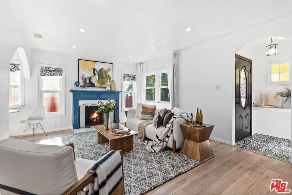 Photo of 3552 Schaefer Street, Culver City, CA 90232 (MLS # 25623729)