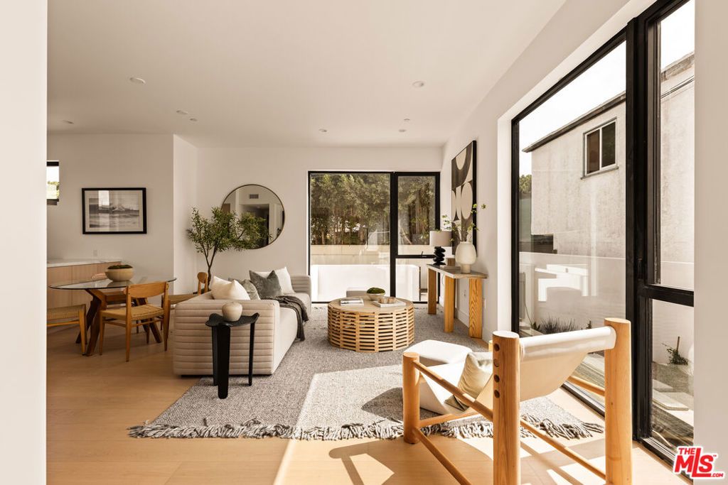 Photo of 2425 20th Street #B, Santa Monica, CA 90405 (MLS # 25629357)