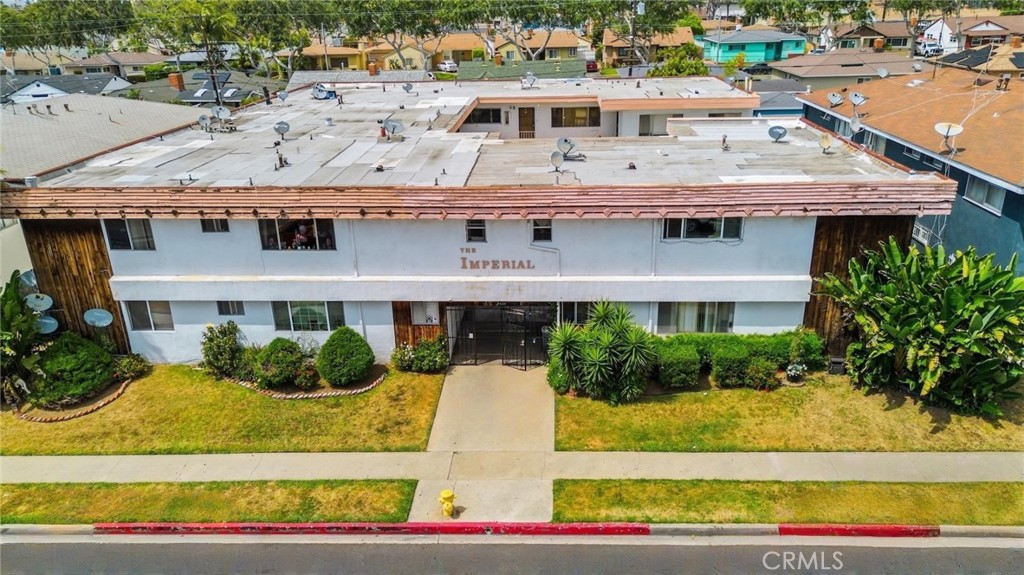 2535 W Imperial 5