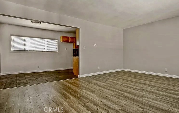 2535 W Imperial 5