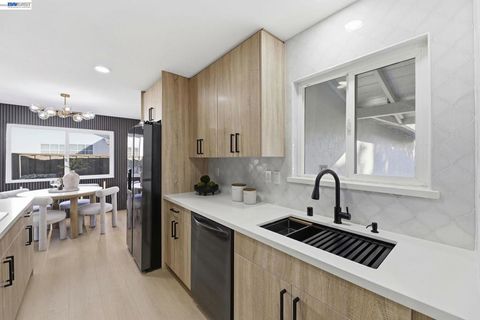 Photo of 35926 Newark Blvd Blvd, Newark, CA 94560 (MLS # 41132798)