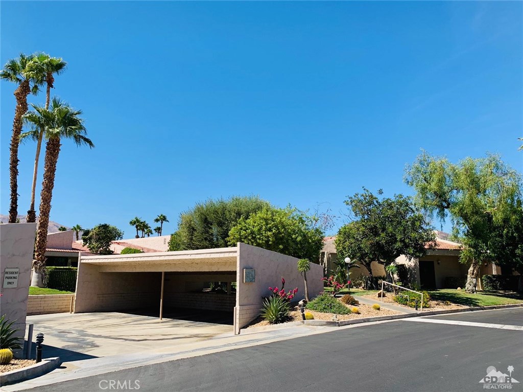 Palm Springs C.C. - Residential