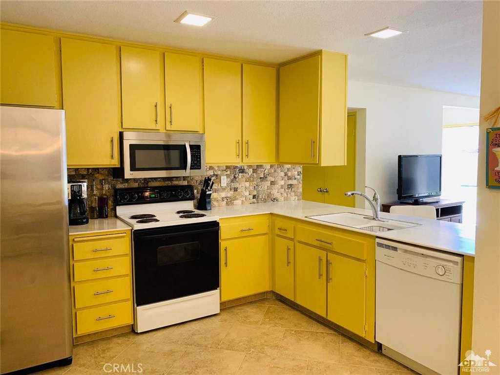 Palm Springs C.C. - Residential