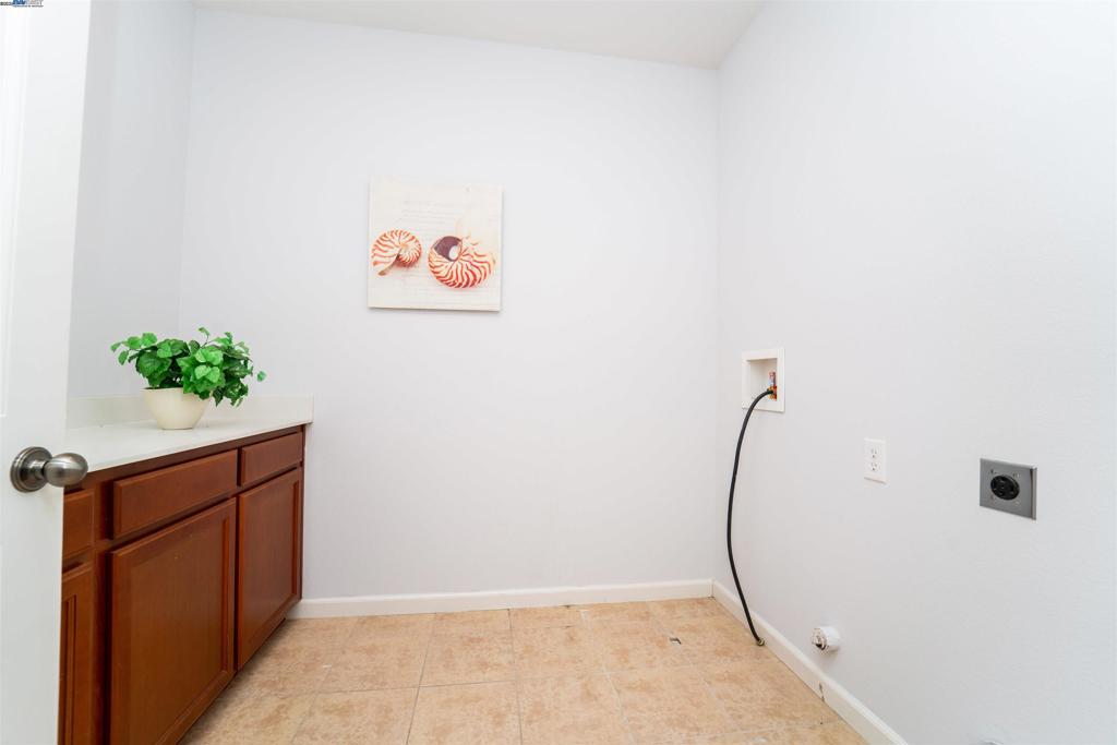 BRENTWOOD - Residential Lease