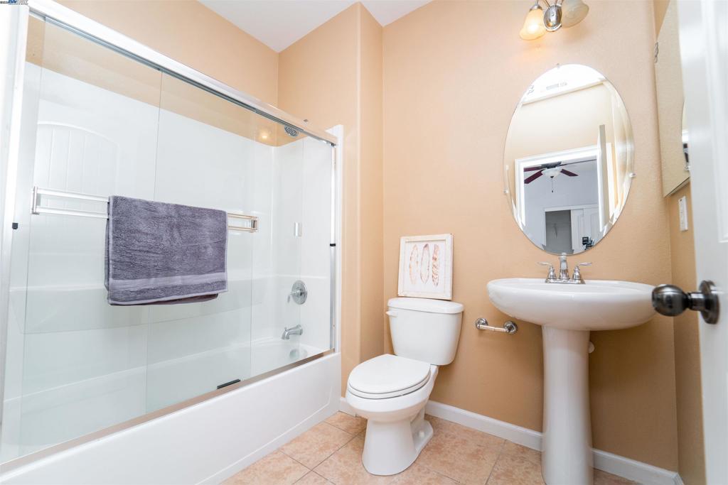 BRENTWOOD - Residential Lease