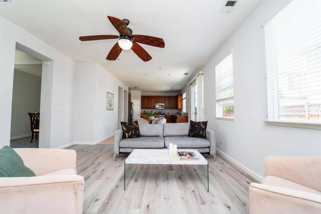 BRENTWOOD - Residential Lease