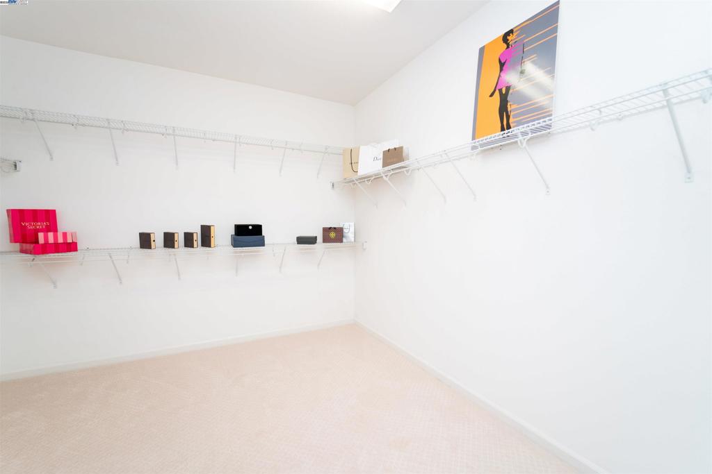 BRENTWOOD - Residential Lease